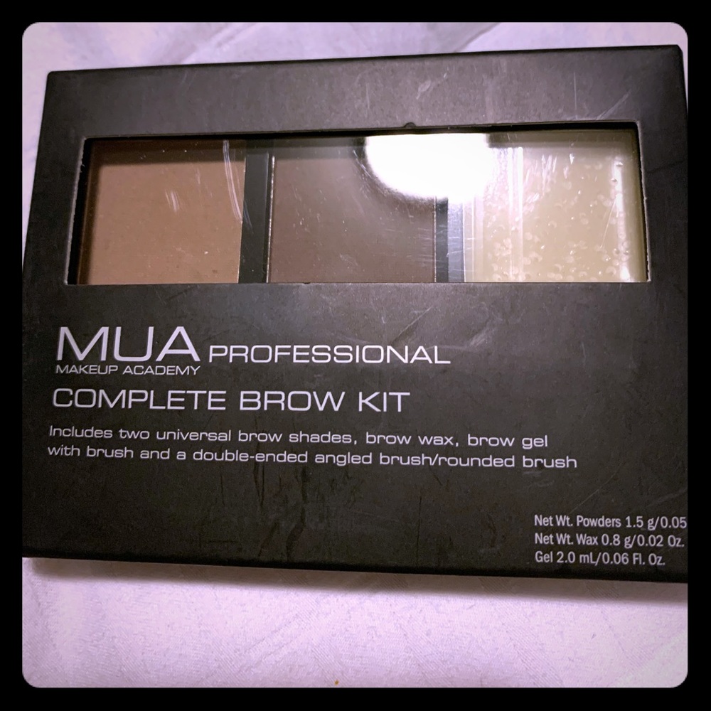 COPY - MUA PRO MAKEUP ACADEMY